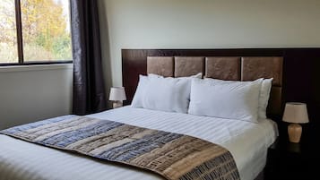 Villa superior, 3 habitaciones | Ropa de cama de alta calidad y tabla de planchar con plancha