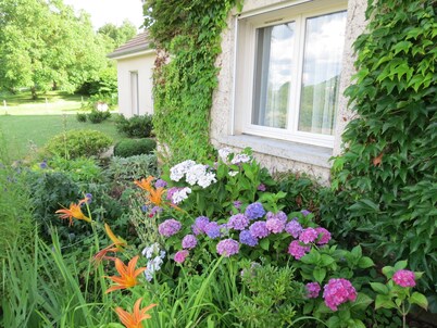 Private contemporary two bedroom house  between Santenay and Nolay