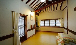 Room (Haezam) | Free WiFi