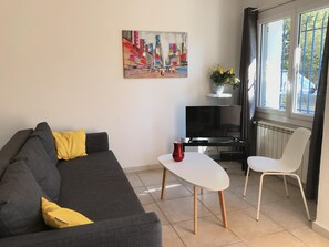 TV, table tennis, stereo - 2 room apartment of 45m2 in villa St Raphael Boulouris (Saint-Raphaël)