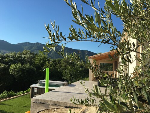 Maison Drôme Provençale - Südfrankreich / Jacuzzi / 6-8 Pers. HIER bei uns ...