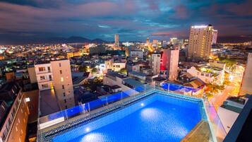 Outdoor pool, pool loungers