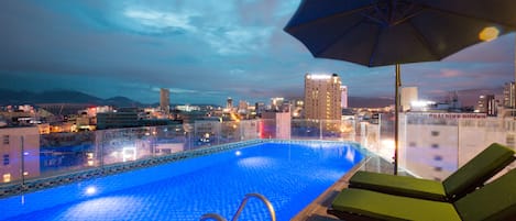 Outdoor pool, sun loungers