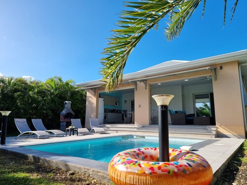 Villa contemporaine avec 2 suites, 90 m2, piscine privée

​
