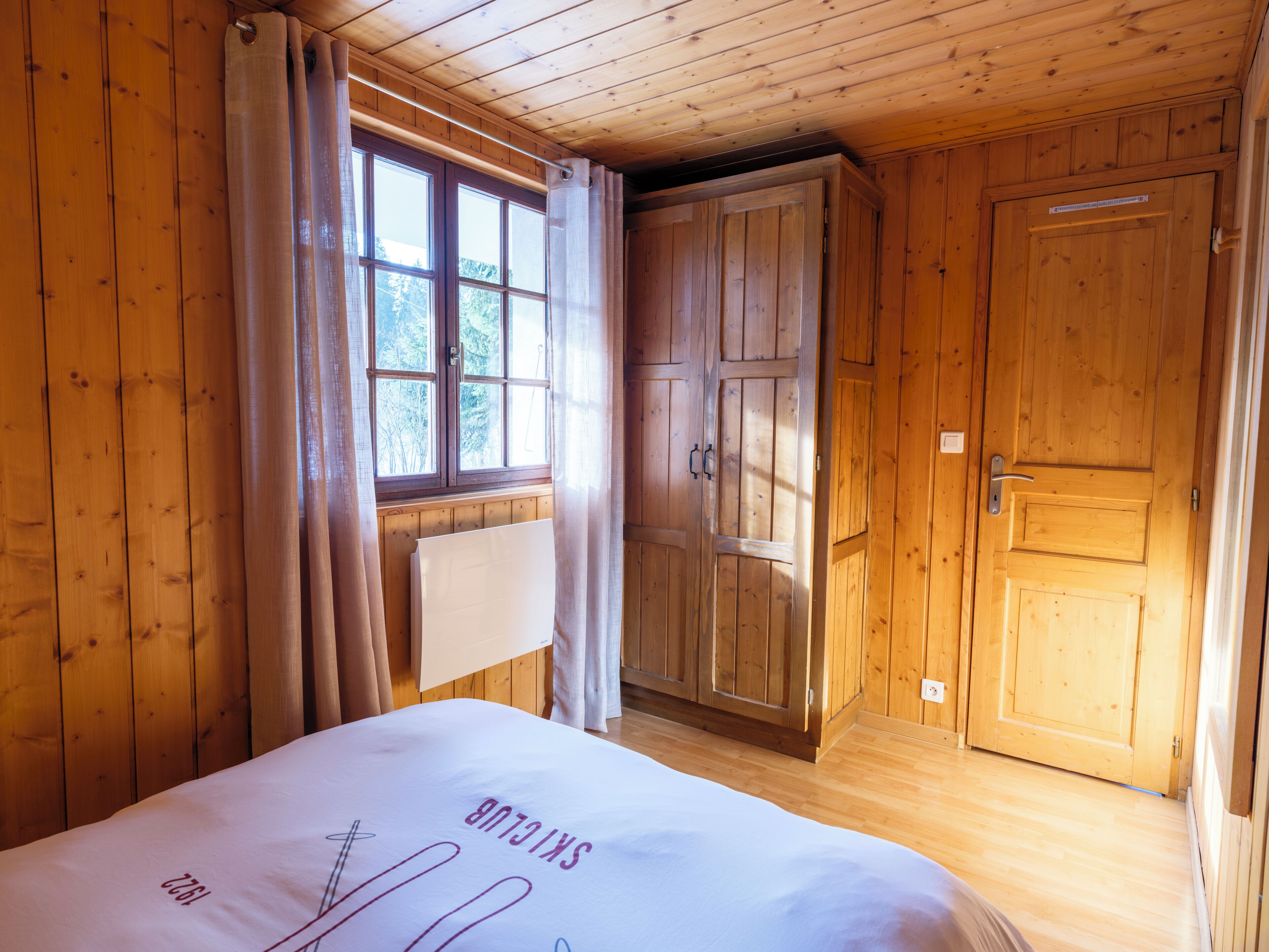 1 chambre, fer et planche à repasser, Wi-Fi gratuit, draps fournis