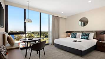 2 bedrooms, in-room safe, desk, laptop workspace
