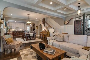 Smart-TV, peis og bøker