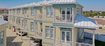 Stunning Three Story PCB House / Pool / Pet Friendly / Gulf of Mexico Views