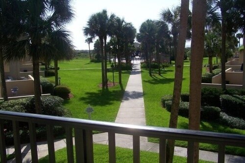  3 Bedroom Condo/ Sleeps 8 / Beautifully Upgraded
