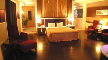 Luxury Double Room | Rollaway beds, bed sheets