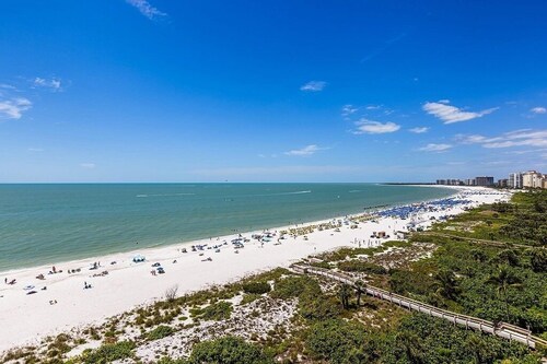Beachfront Marco Island Luxury Condo 304-T4,2 Bd 2Ba, Ocean,Pool & Beach Balcony