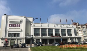Exterior - Knokke- Albert Plage Superb 1 bedroom, 2a4per apartment 50m from the seaside, south facing (Knokke-Heist)