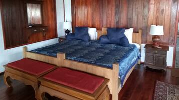 Seaside Bungalow (Gecko) | In-room safe, individually decorated, individually furnished, desk