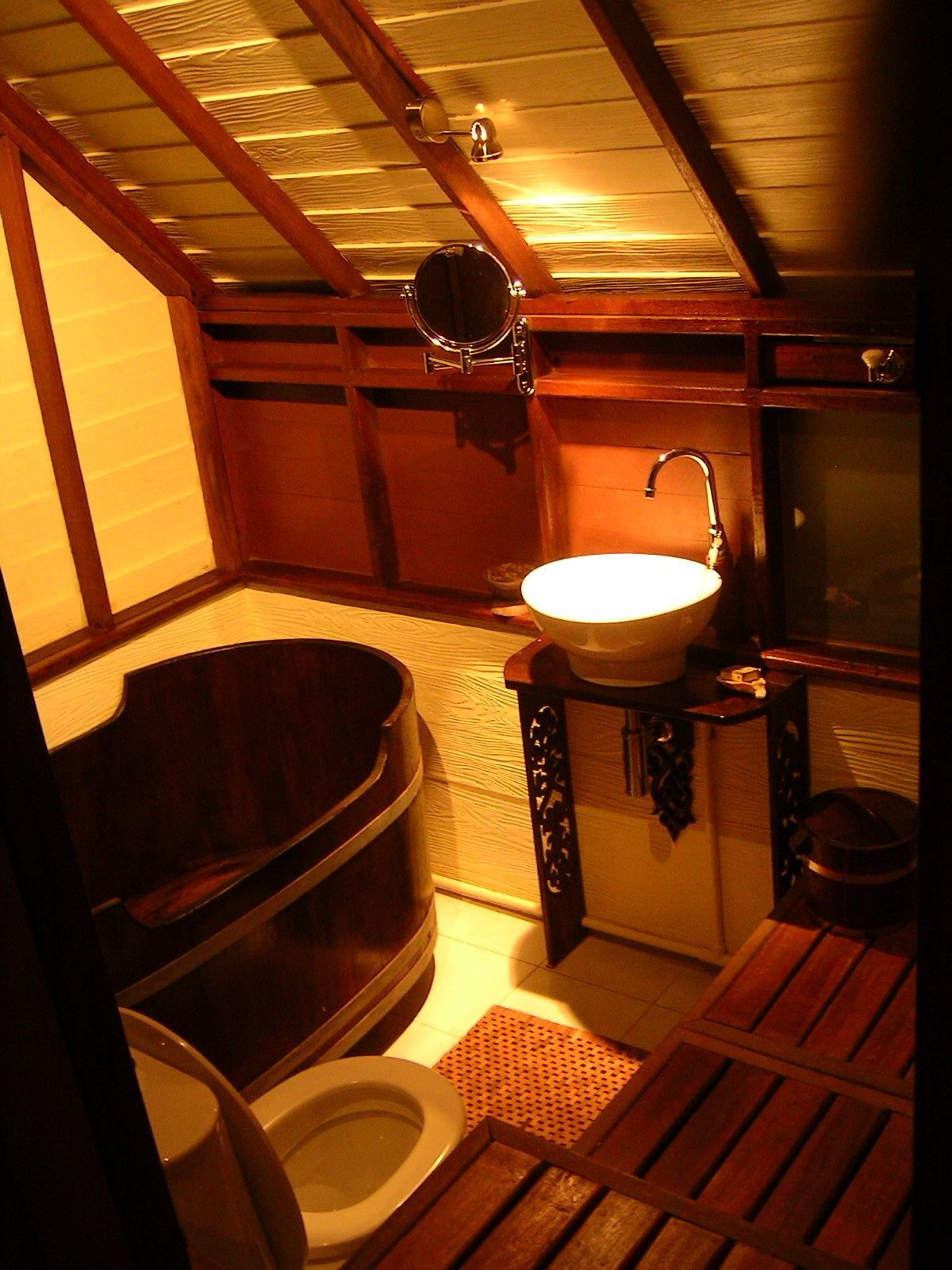 suite chato | bathroom | free toiletries, hair dryer, bathrobes, towels