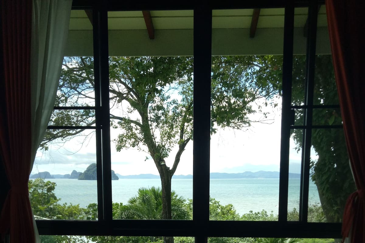 seaside bungalow (bato) | beach/ocean view