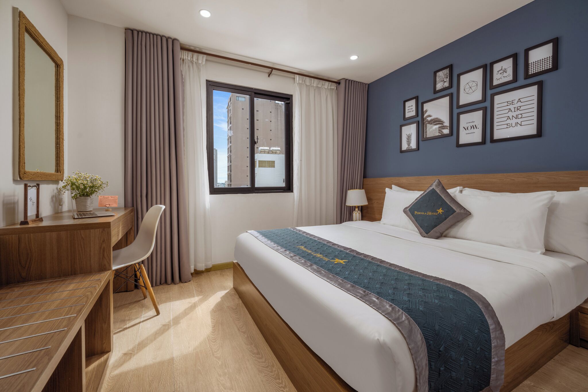 Superior Double Room | Minibar, desk, blackout curtains, soundproofing