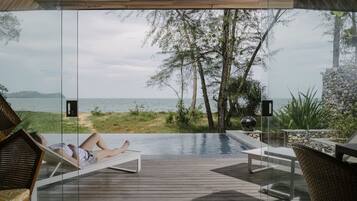 Beach Front Villa | Terrace/patio