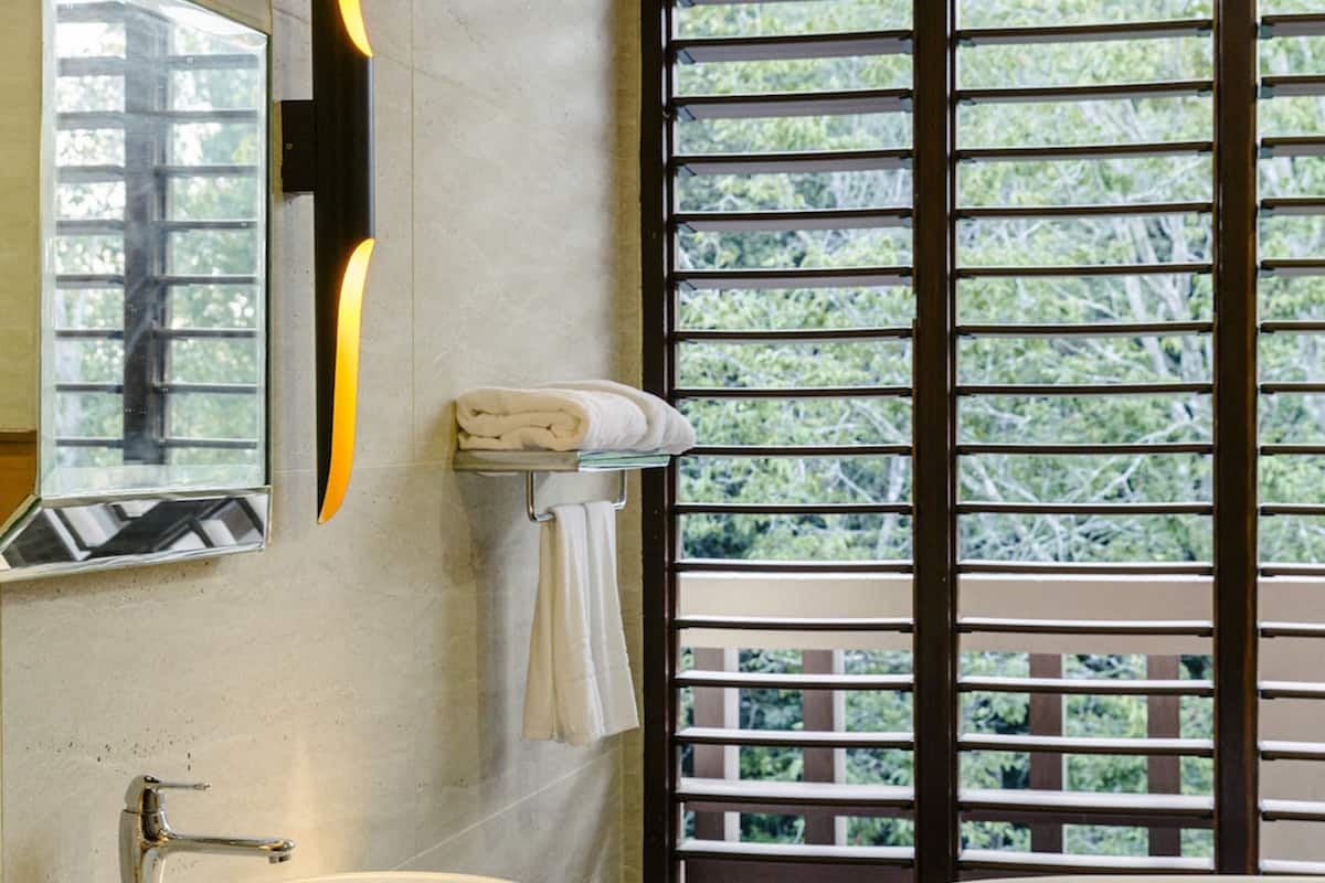 penthouse, 2 bedrooms (no elevator) | bathroom | free toiletries, hair dryer, dressing gowns, bidet