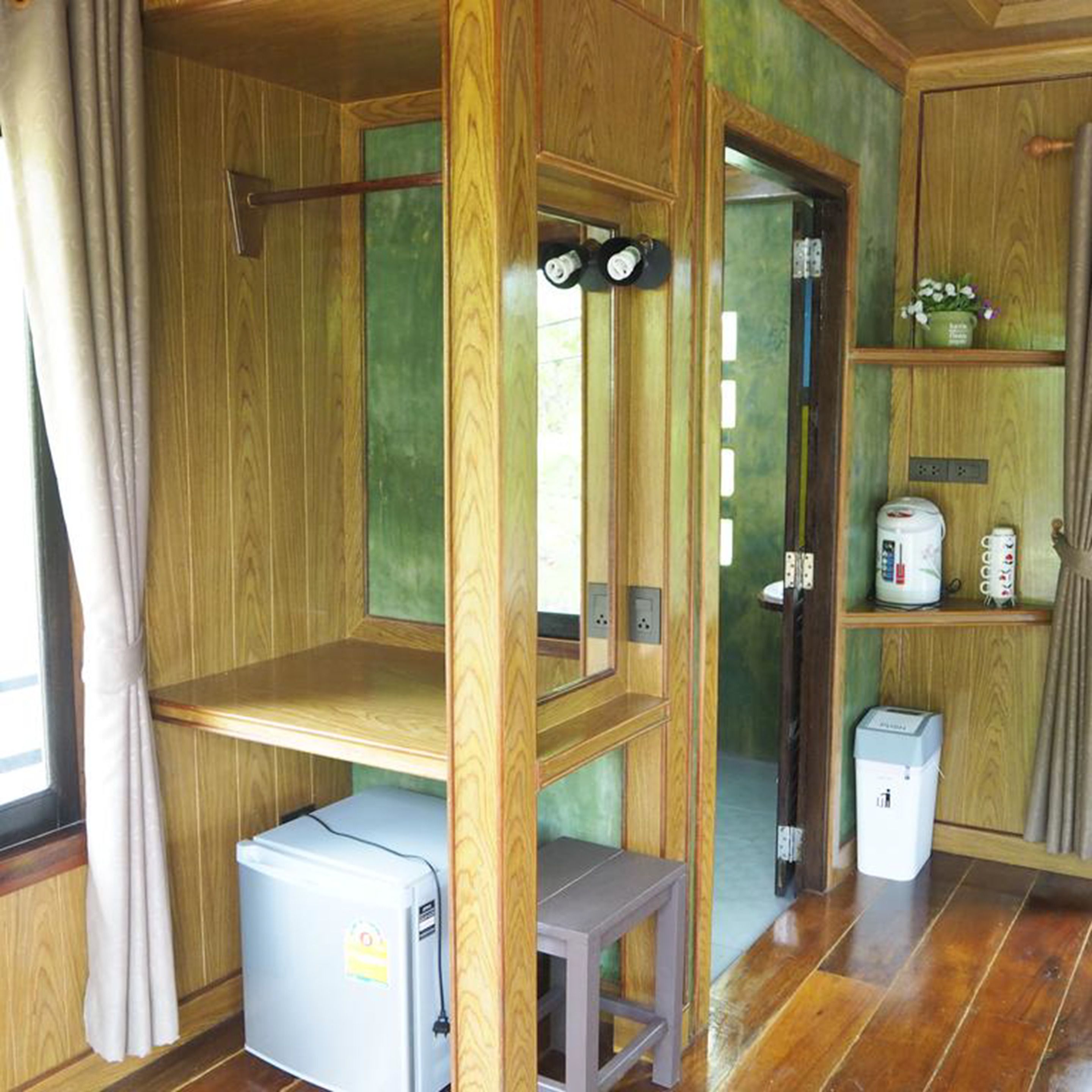 family room with mountain view | 1 bedroom, in-room safe, free wifi