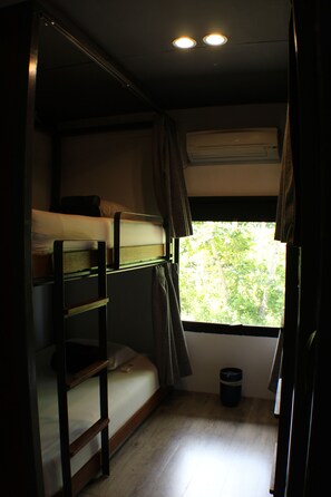 Standard Shared Dormitory, Multiple Beds | Free WiFi - Kakatua Hostel (Waisai)