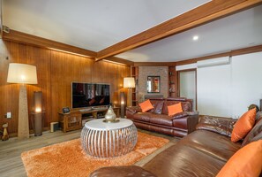 Executive lounge - Brookfield Retreat (Brookfield)