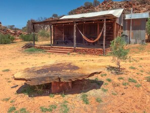 Cabin (Log Cabin) | Premium bedding, down comforters, individually decorated - Ooraminna Station Homestead (Hale)