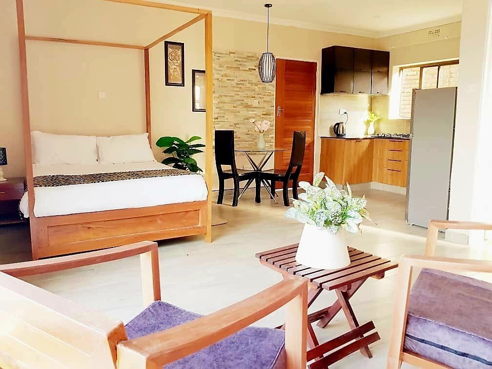 Deluxe Studio Suite, Pool View