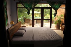 Interior detail - Korkoe (Ada)