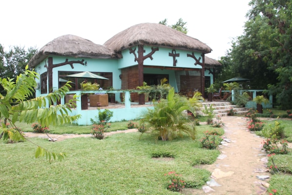 Property grounds - Korkoe (Ada)