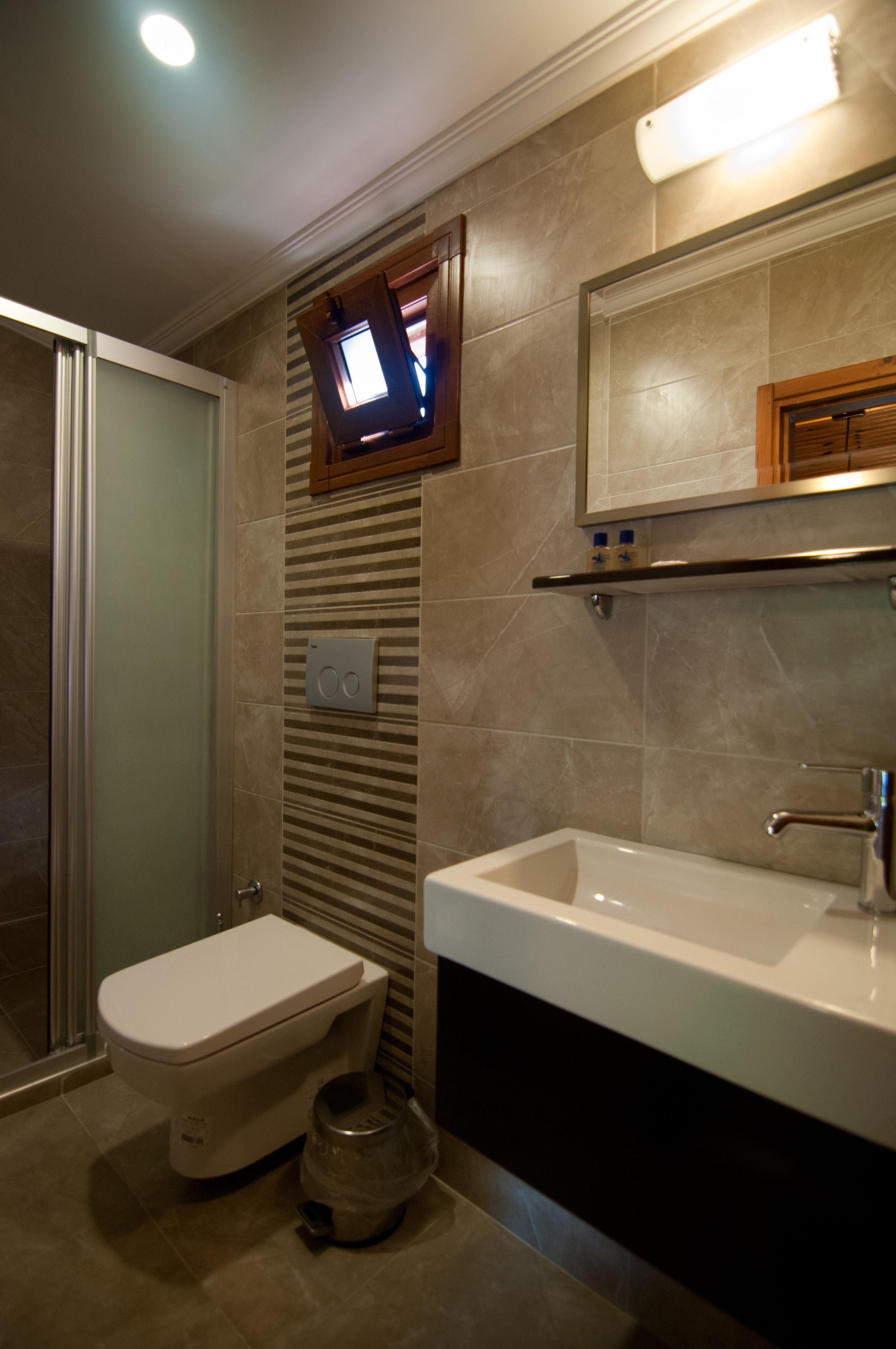 shower, free toiletries, hair dryer, slippers