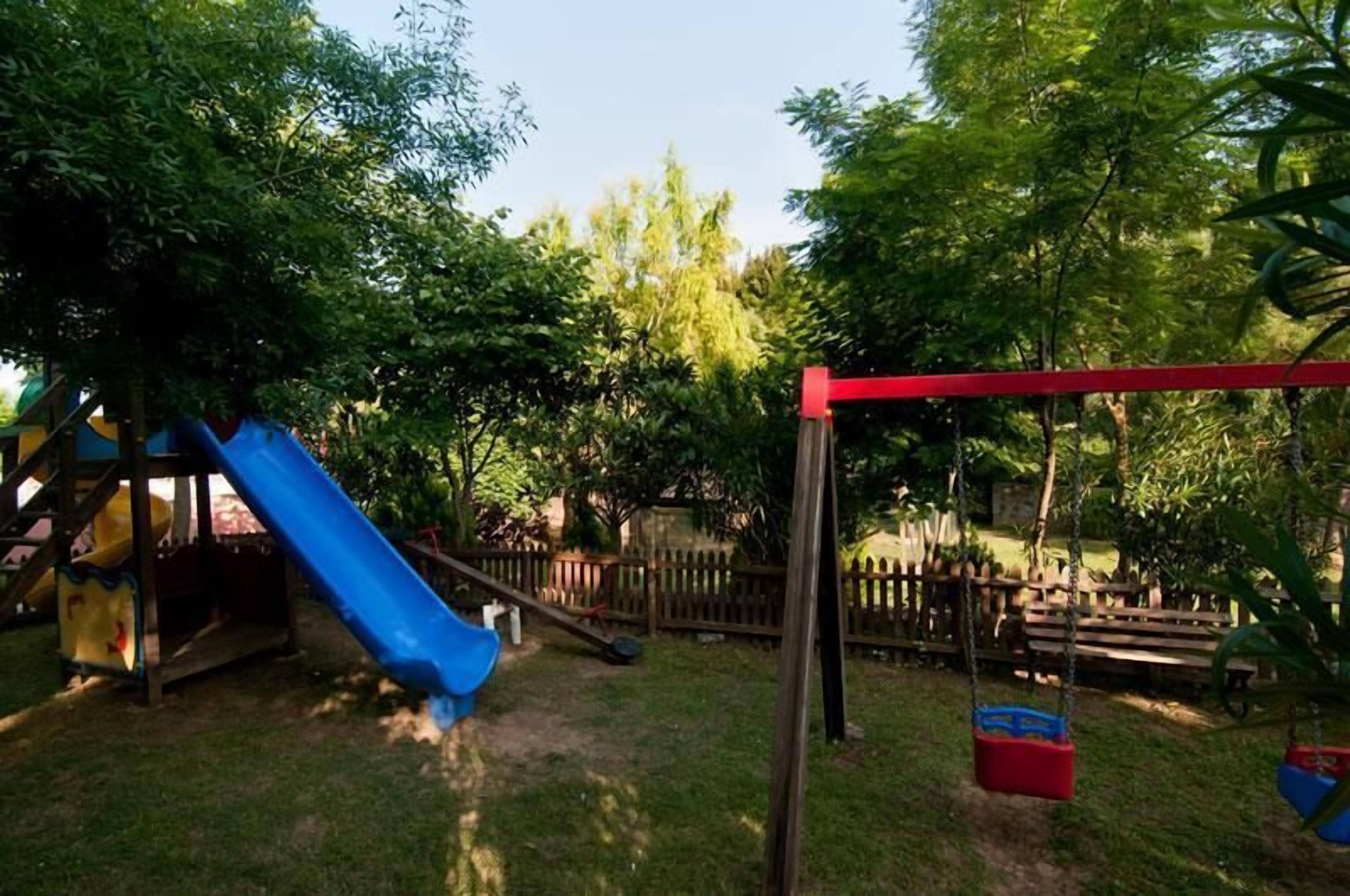 children’s play area – outdoor
