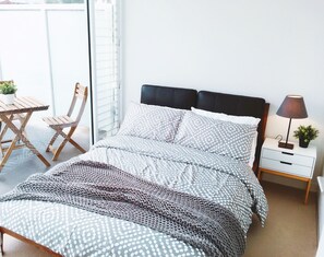 Apartment, 2 Bedrooms, 2 Bathrooms | Desk, iron/ironing board, cribs/infant beds, free WiFi - Frangipanistays at 589E (Melbourne)