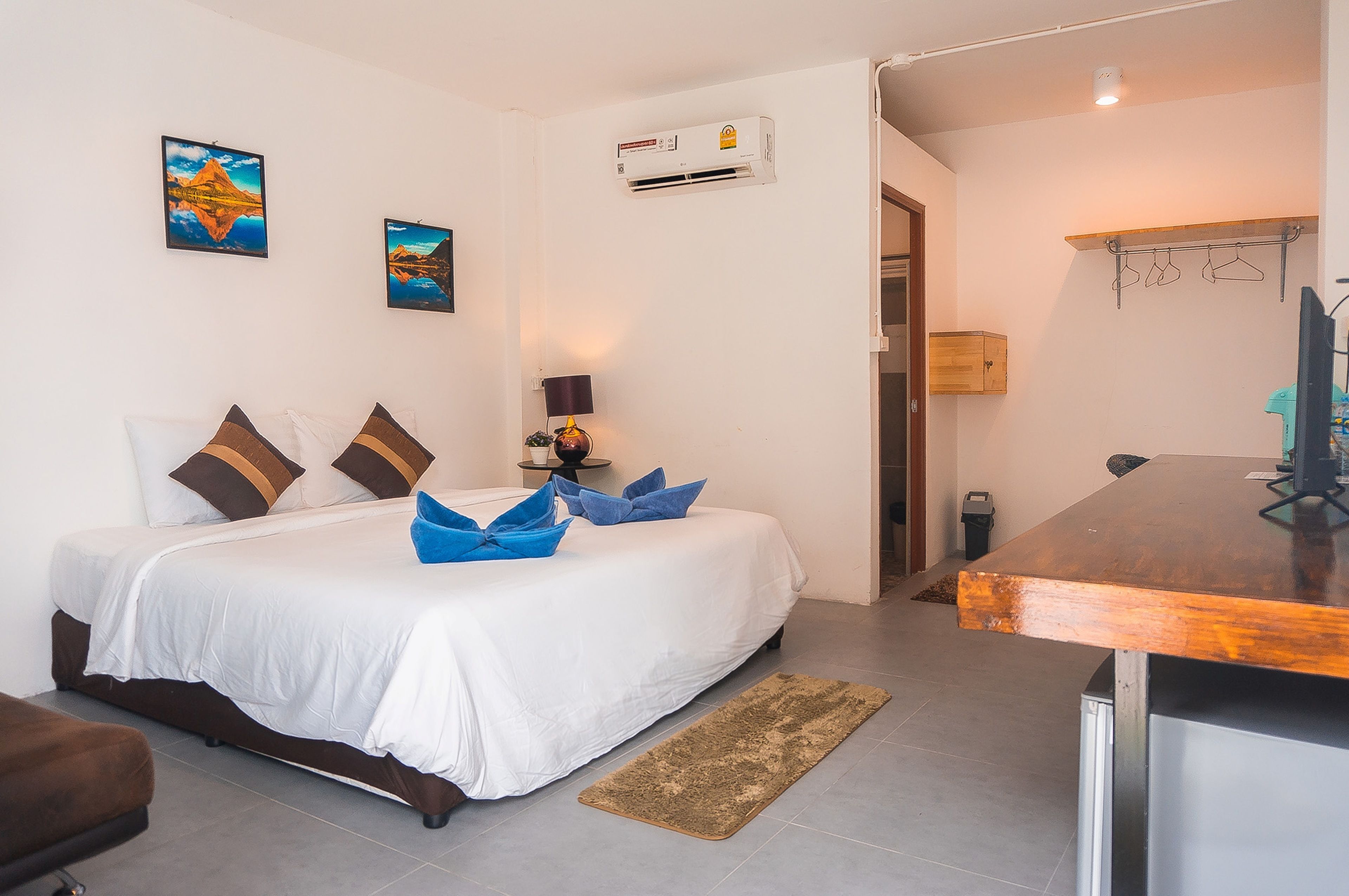 Superior Double Room, 1 Double Bed | Desk, free WiFi, bed sheets