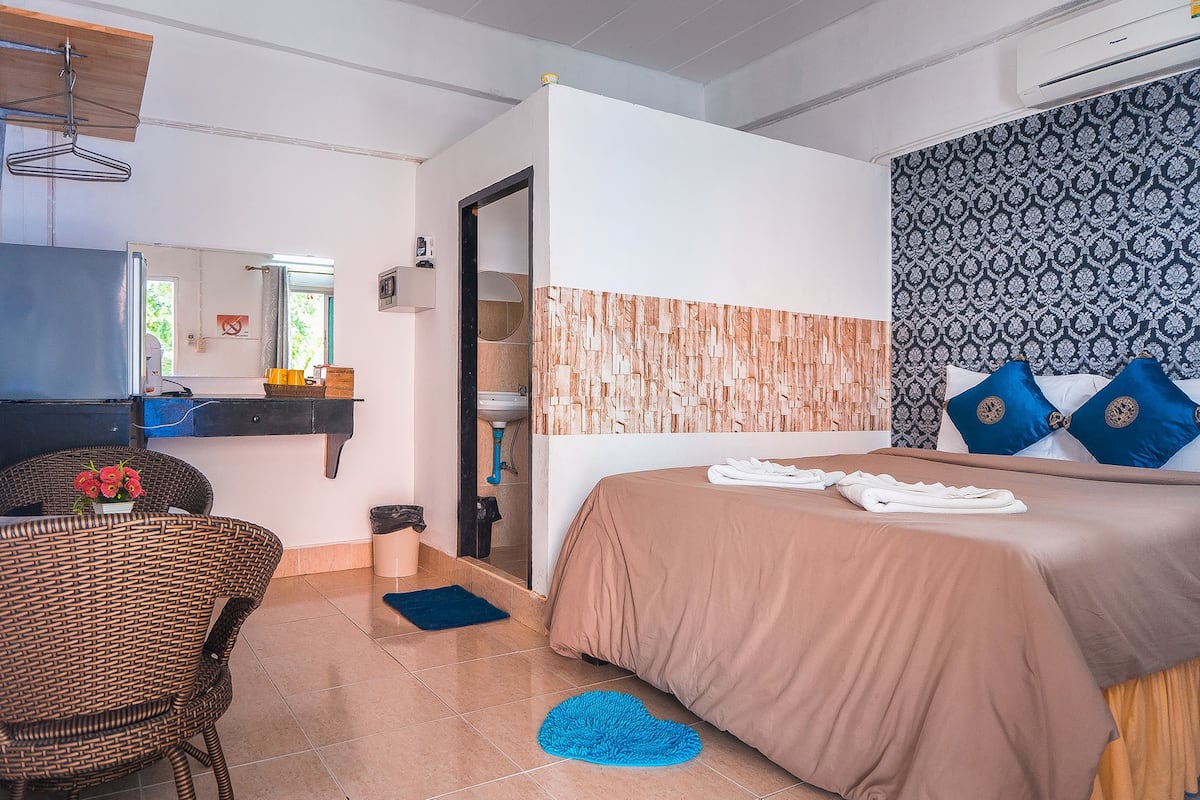 Standaard kamer, 1 tweepersoonsbed | Een bureau, gratis wifi, beddengoed