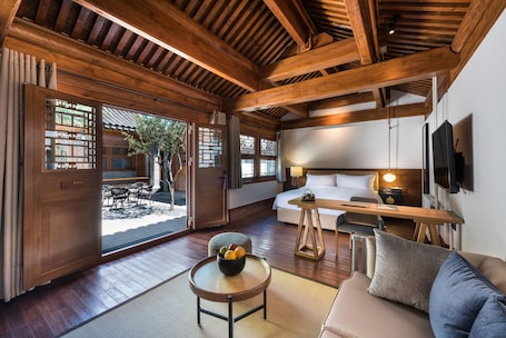 Deluxe Double Room | Living area. ManXin Qianmen Courtyard Hotel