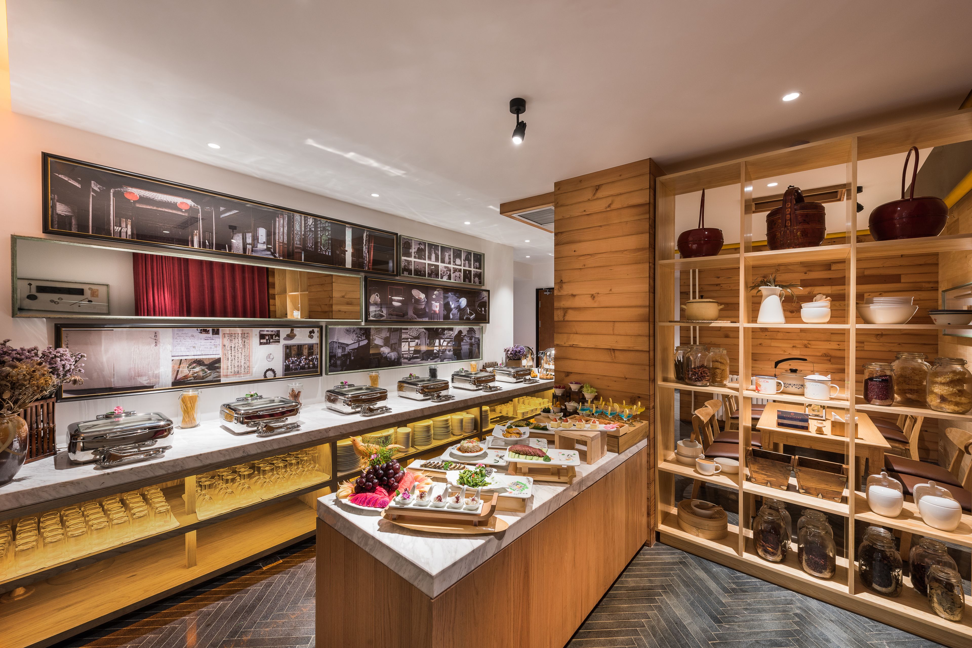 daily buffet breakfast (cny 48 per person)