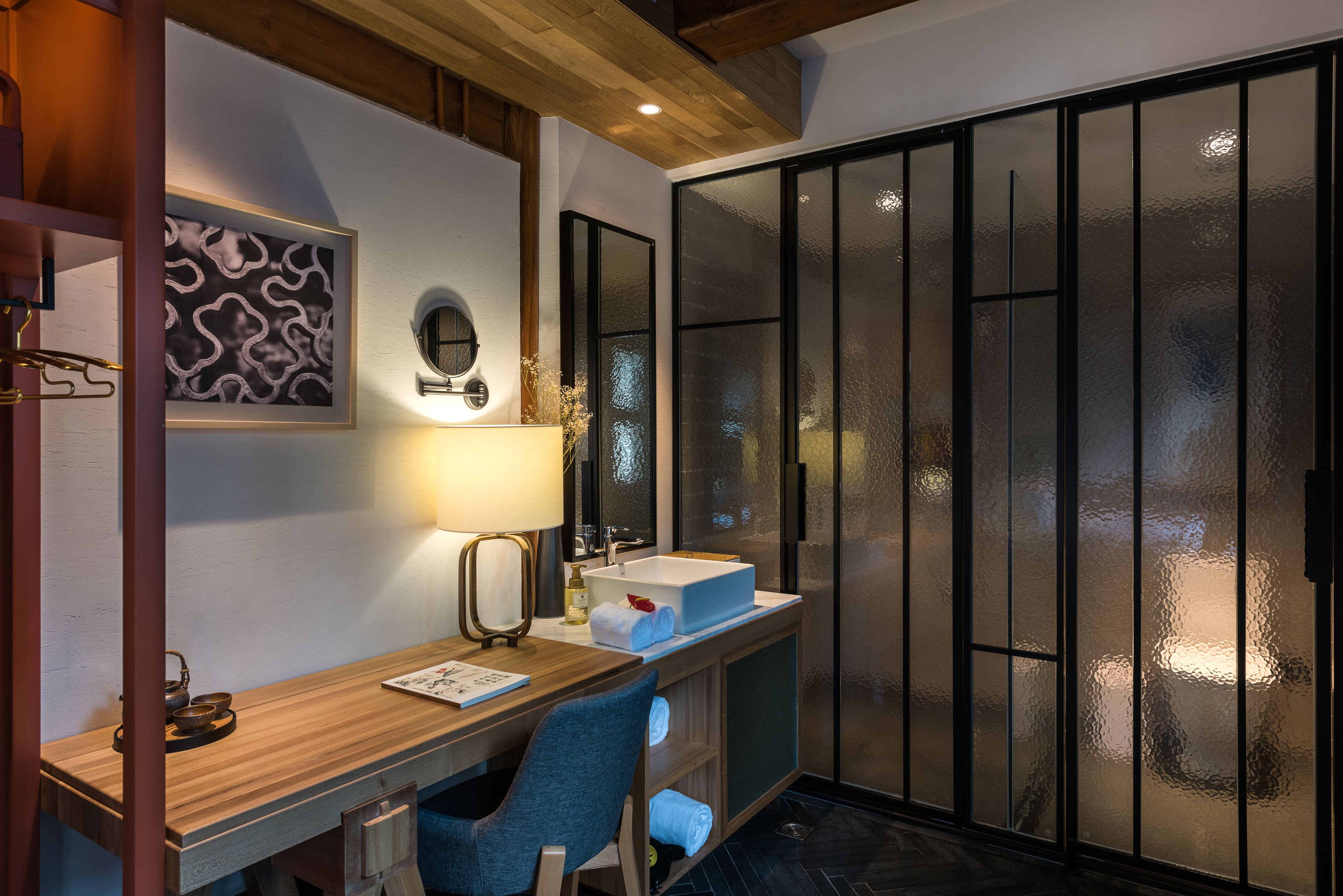 classic double room | bathroom | separate bathtub and shower, free toiletries, bathrobes, slippers