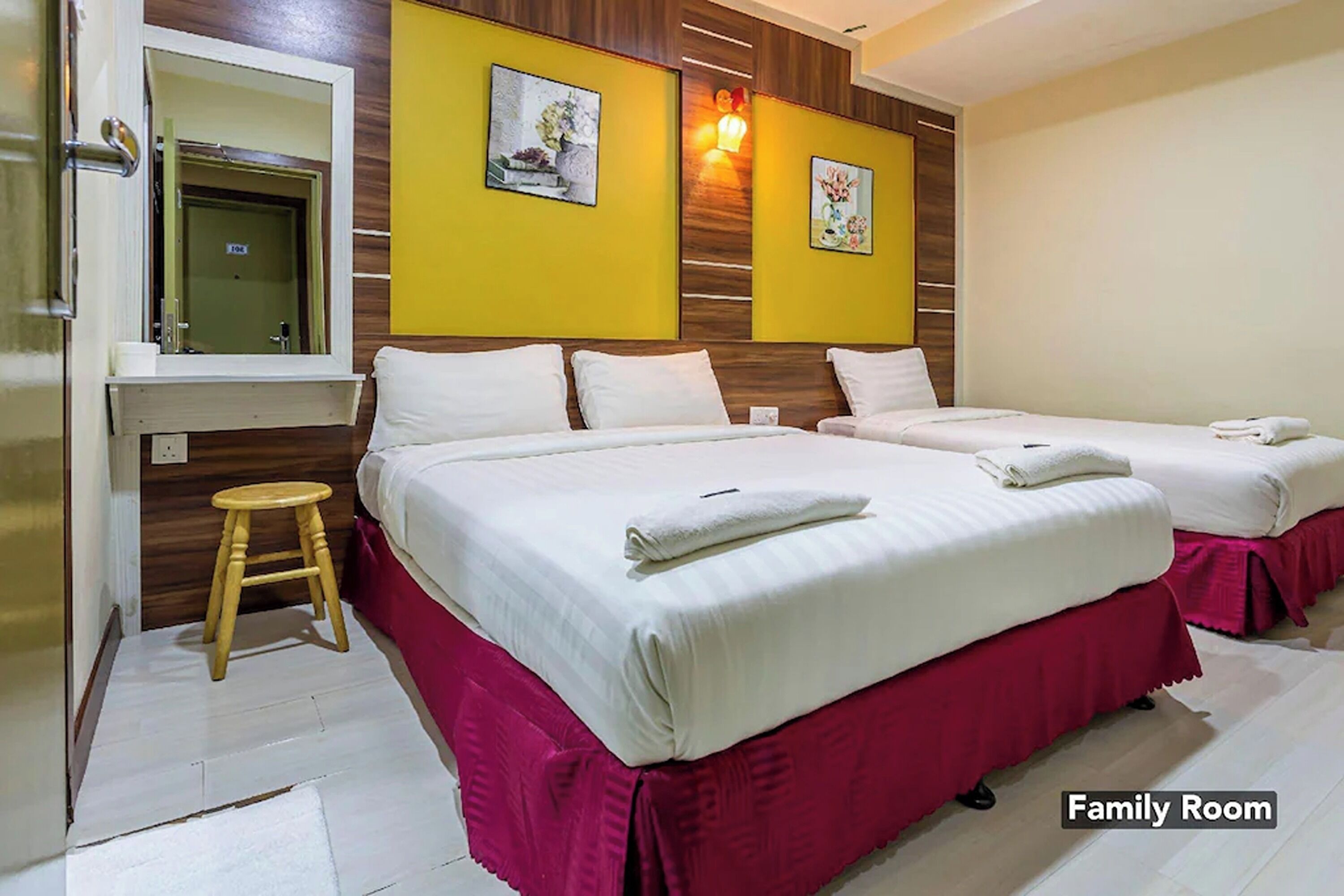 Family Room | Soundproofing, iron/ironing board, free WiFi, bed sheets