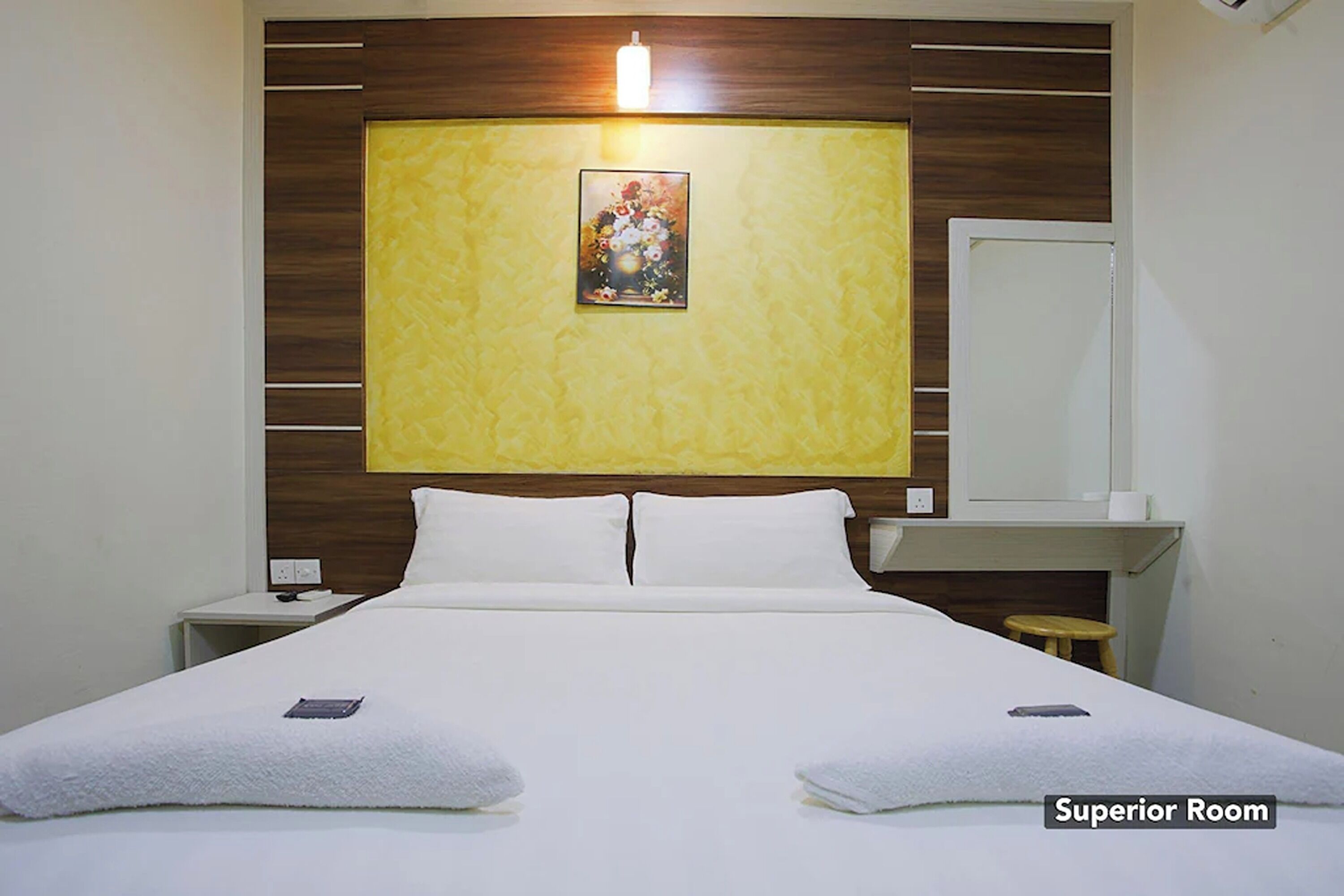 Superior Room | Soundproofing, iron/ironing board, free WiFi, bed sheets