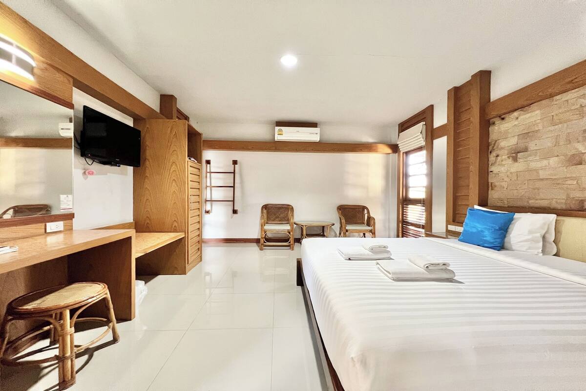 Escritorio, camas plegables/adicionales, wifi gratis y ropa de cama 