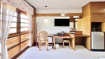 Premium Villa, 1 Queen Bed | Desk, rollaway beds, free WiFi, bed sheets