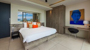 Minibar, in-room safe, desk, blackout curtains - Villa Anavaya (Koh Samui)