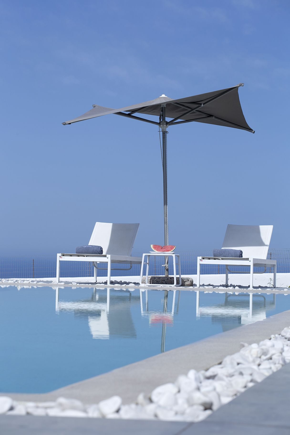 Seasonal outdoor pool, pool umbrellas, sun loungers