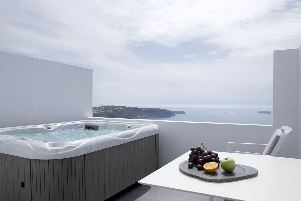 Executive-rum - 1 queensize-säng - bubbelpool - havsutsikt | 1 sovrum, sängtillbehör av högsta kvalitet och minibar