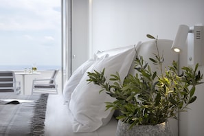 Executive Room, 1 Queen Bed, Hot Tub, Sea View | Premium bedding, minibar, in-room safe, desk - May Seven Santorini (Santorini)