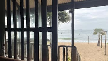 BEACH FRONT BEST VIEW | إطلالة الغرفة