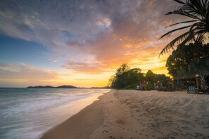 Private beach, beach bar, kayaking - Baanboonpetch Resort (Klaeng)
