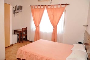 Desk, free cots/infant beds, free WiFi