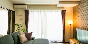 In-room safe, individually decorated, desk, blackout drapes
