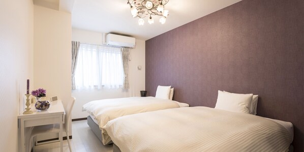 3 Bedrooms Apartment Residence Suite | In-room safe, individually decorated, desk, blackout drapes